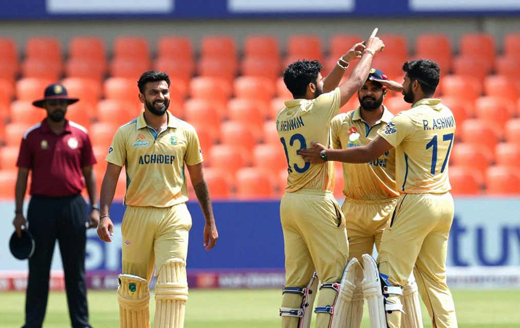 একশো কোটির বাবল: ১৩ বছরের ছেলের দাম আর খালি গ্যালারির সমাজতত্ত্ব