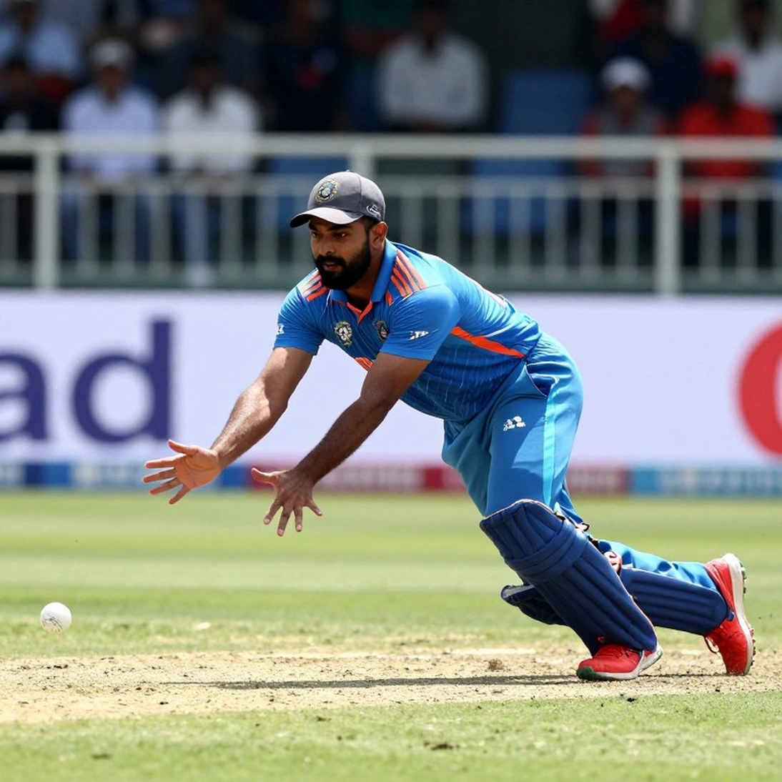খালি স্টেডিয়ামের নীরবতায় খেলার গঠন শোনা: বায়ার্নের ৮-২ থেকে বাংলাদেশের পুনর্গঠন, একটি ট্যাকটিক্যাল অডিও ডায়াগনোসিস