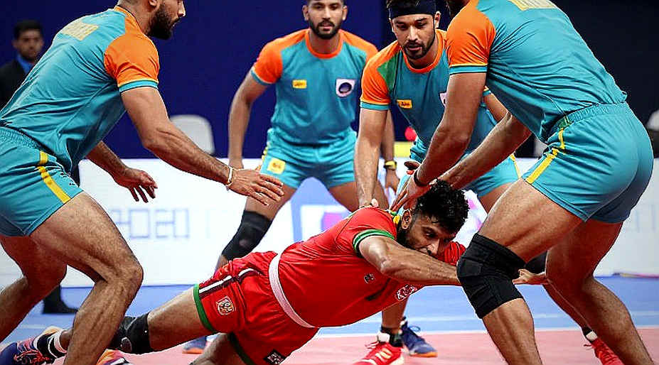বিরতির ৩১-১৭: ভারত-নেপাল সেমিফাইনালে অল আউটের গণিত আর মেয়েদের কাবাডির অদৃশ্য ফাঁক